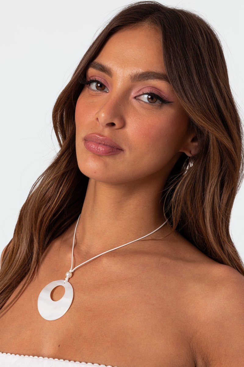 Edikted Sunshine Circle Shell String Necklaces White | USA IU813091O5